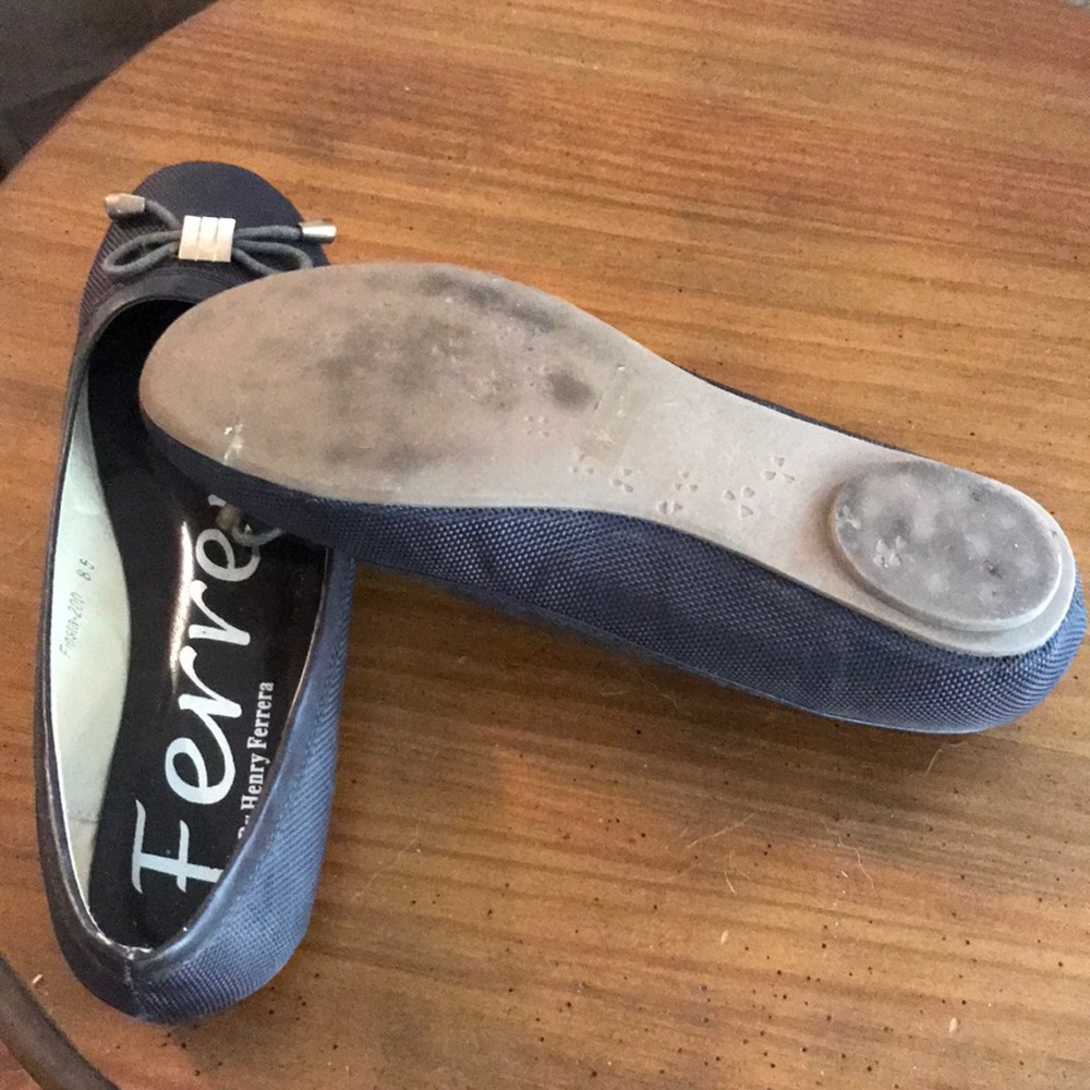 Shoes - Picture 3 of 4